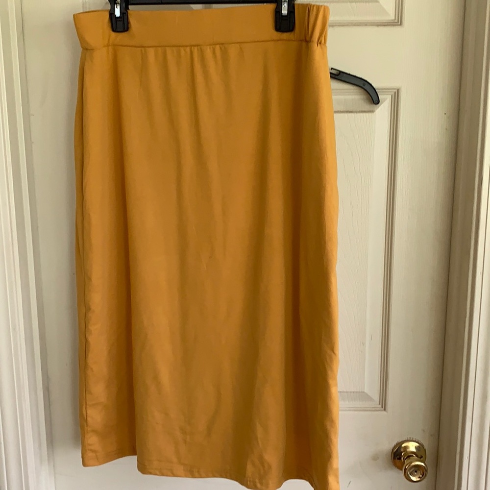 Sweet Modesty mustard lined skirt never worn